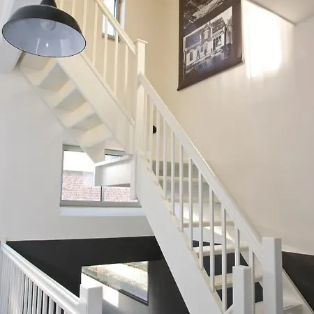 Pompgebouw Aan De Rijn Bed & Breakfast