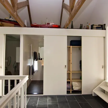Pompgebouw Aan De Rijn Bed & Breakfast Tolkamer
