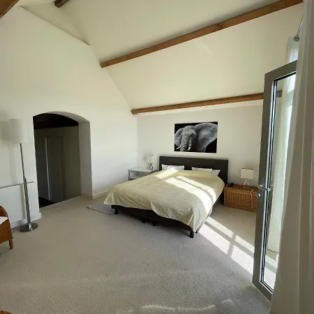 Pompgebouw Aan De Rijn Bed & Breakfast Tolkamer