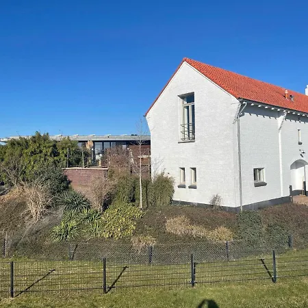 Pompgebouw Aan De Rijn Bed & Breakfast Tolkamer