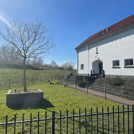 Pompgebouw Aan De Rijn *