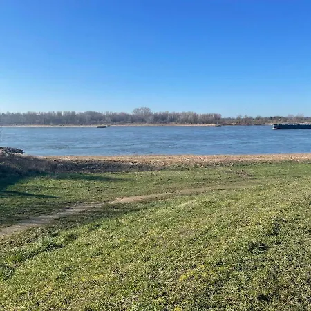 Pompgebouw Aan De Rijn Tolkamer