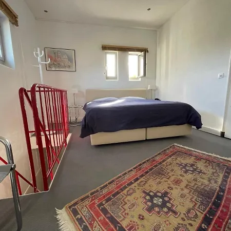Pompgebouw Aan De Rijn Bed & Breakfast
