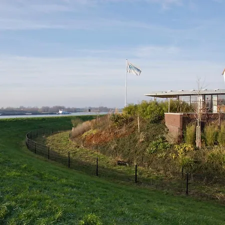 Bed & Breakfast Pompgebouw Aan De Rijn Tolkamer