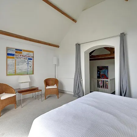 Bed & Breakfast Pompgebouw Aan De Rijn